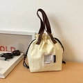 Künstlerische Thermo-Lunchtasche aus cremefarbener Leinwand mit Kordelzug - Beige
