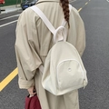 Vielseitiger cremefarbener Canvas-Rucksack mit Metall-Logo und großem Fassungsvermögen - Gebrochenes Weiß