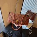 Borsa baguette vintage marrone con motivo floreale e chiusura a scatto in metallo dorato - Marrone