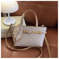 Fashionable beige bucket handbag with houndstooth silk scarf and square texture - Khaki