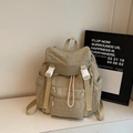 Sac à dos de voyage kaki imperméable léger avec boucles et poche zippée à l'avant - Khaki