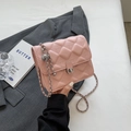 Borsa a tracolla trapuntata rosa con catena metallica e motivo a rombi moda - Rosa Grande