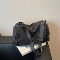 Borsa sportiva nera di grande capacità con tracolla regolabile per fitness e viaggi - Nero