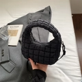 Sac à main chic noir matelassé en forme de croissant avec poignée supérieure - Noir