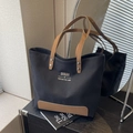 Sac fourre-tout noir en toile avec slogan SOBAG et anses en cuir marron, style épuré - Noir