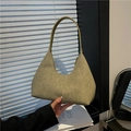 Sac hobo vert olive en tissu texturé, design minimaliste en demi-lune pour le quotidien - Vert