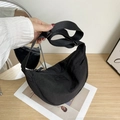 Sac bandoulière en nylon noir de forme croissant avec sangle large et ajustable - Noir