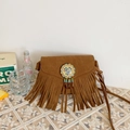 Sac bandoulière vintage marron avec franges et perles bohèmes sur dentelle - Marron