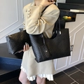 Ensemble de 3 sacs cabas noirs tissés avec pochette et porte-cartes assortis pour femme - Noir