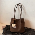 Sac fourre-tout vintage marron café en cuir givré avec breloque cœur en peluche - Avec Pendentif / Marron