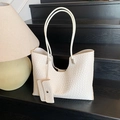 Sac fourre-tout tissé beige minimaliste avec porte-cartes assorti et fines bandoulières - Blanc