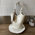 Sac seau blanc crème chic avec motif crocodile et charmant pendentif en bois rétro - Blanc (Avec Charme de Perles en Bois)