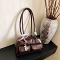 Vintage dunkelbraune Schultertasche mit Doppeltaschen und Y2K-Dekorschleifen - Braun