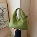 Bolso hobo verde aguacate de cuero mate con asa integrada y correa de bandolera - Verde
