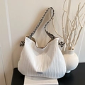 Sac cabas plissé blanc avec bandoulière tissée noire et blanche et détail d'étiquette - Blanc