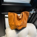Sac fourre-tout en nylon orange avec broderies fleuries et fermeture à cordon - Terracotta