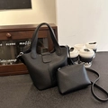 Set borsa a secchiello nera con trama litchi e portamonete con dettagli in argento - Nero