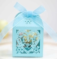Boîte à bonbons mariage bleu clair ajourée au laser avec motif cœur LOVE et ruban - Bleu Tiffany