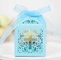Détail du motif floral découpé au laser et du ruban bleu clair sur la boîte de mariage - Bleu Turquoise
