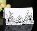 Marque-places élégants en papier perlé blanc avec dentelle découpée au laser et fleurs - Blanc