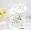 Elegante scatola per confetti bianca tagliata al laser con nastro e cartellino di ringraziamento - Bianco (Con Etichetta di Ringraziamento)