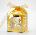Goldene Hochzeits-Geschenkbox mit Rosenschliff-Muster und Herz-Love-Schleife - Reflektierendes Gold