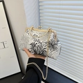 Borsa a tracolla vintage con motivi floreali a foglia e catena in metallo dorato - Nero