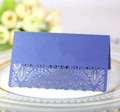 Marque-places de mariage bleu marine en papier perlé avec bordure en dentelle laser - Bleu Saphir
