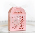 Scatola di caramelle rosa tagliata al laser con nastro di velluto bianco per nozze - Rosa