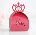 Scatola per dolci rosa intagliata al laser con corona e scritta LOVE per matrimoni - Rosso Perlato