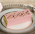 Laserschnitt-Hochzeitsbox in Rosa mit goldenem Akzent und filigranem Blumenmuster - Rosa