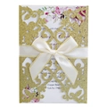 Gold glitzernde Laser-Cut Hochzeitseinladung mit cremefarbener Schleife und Blumenkarte - Glitzer Goldgelb