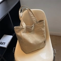Minimalistische beige Segeltuch-Einkaufstasche mit großer Fronttasche und Trageriemen - Khaki