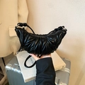 Sac croissant noir matelassé à la mode avec bandoulière à nœud et détails argentés - Noir sans Pendentif