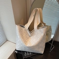 Chic cream jacquard tote bag with traditional meander pattern and mirror reflections - Beige