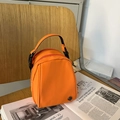 Mini bolso bandolera de nailon en naranja vibrante con asas y hebilla de liberación - Naranja Sin Colgante