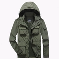 Giacca outdoor impermeabile da uomo verde militare con cappuccio e tasche - M / Verde Militare