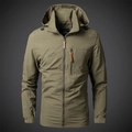 Giacca outdoor da uomo verde oliva con ricamo di montagna e zip antivento tecnica - M / Cachi