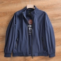 Detailansicht der dunkelblauen Herrenjacke mit Stehkragen und Speed 94 Innenprint - M / Marineblau