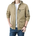 Giacca outdoor da uomo kaki con cappuccio e tasche multiple dallo stile funzionale - M / Cachi