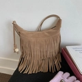 Sac bandoulière bohème en daim marron avec de longues franges et perles en bois - Kaki