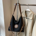 Borsa tote vintage in nylon nero con finiture in pelle marrone, logo M e catena argento - Nero senza Ciondolo