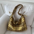 Retro geel en bruin geruite hobo tas met geplooide schouderriem en zijveterdetails - Geel