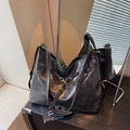 Minimalist large tote bag in dark charcoal oil wax leather with vintage copper hardware - Dark Brown