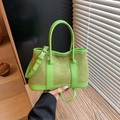 Sac fourre-tout vert herbe en daim avec lanières en cuir et bouton pression - L Vert
