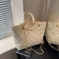 Quilted tote bag in beige faux leather with gold chain strap and dual handles - Off White
