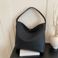Borsa hobo grande e minimalista in nero opaco per il pendolarismo quotidiano femminile - Nero