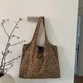 Bolso tote retro con estampado de leopardo de gran capacidad y correa de lona resistente - Marrón