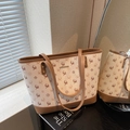 Bolso tote vintage beige con estampado de ciervos y asas de cuero marrón - Marrón
