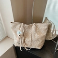 Cream floral patterned large tote bag with a cute teddy bear pendant charm - With Charm / Off White